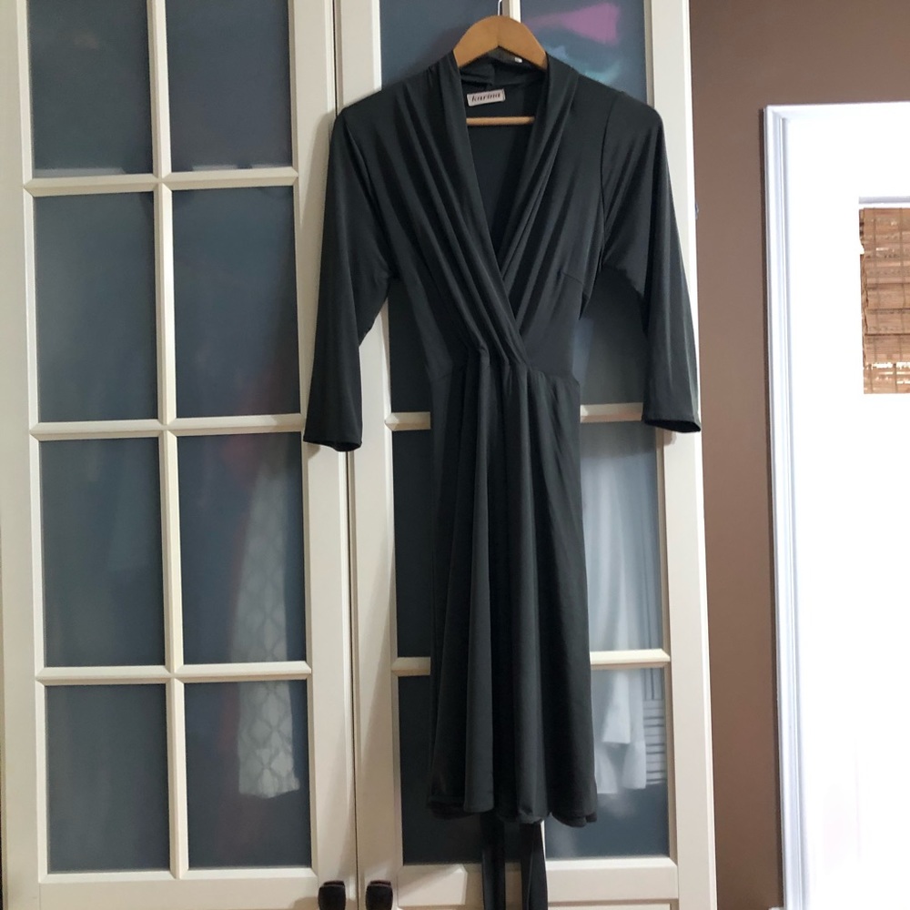 Karina gray/green wrap dress